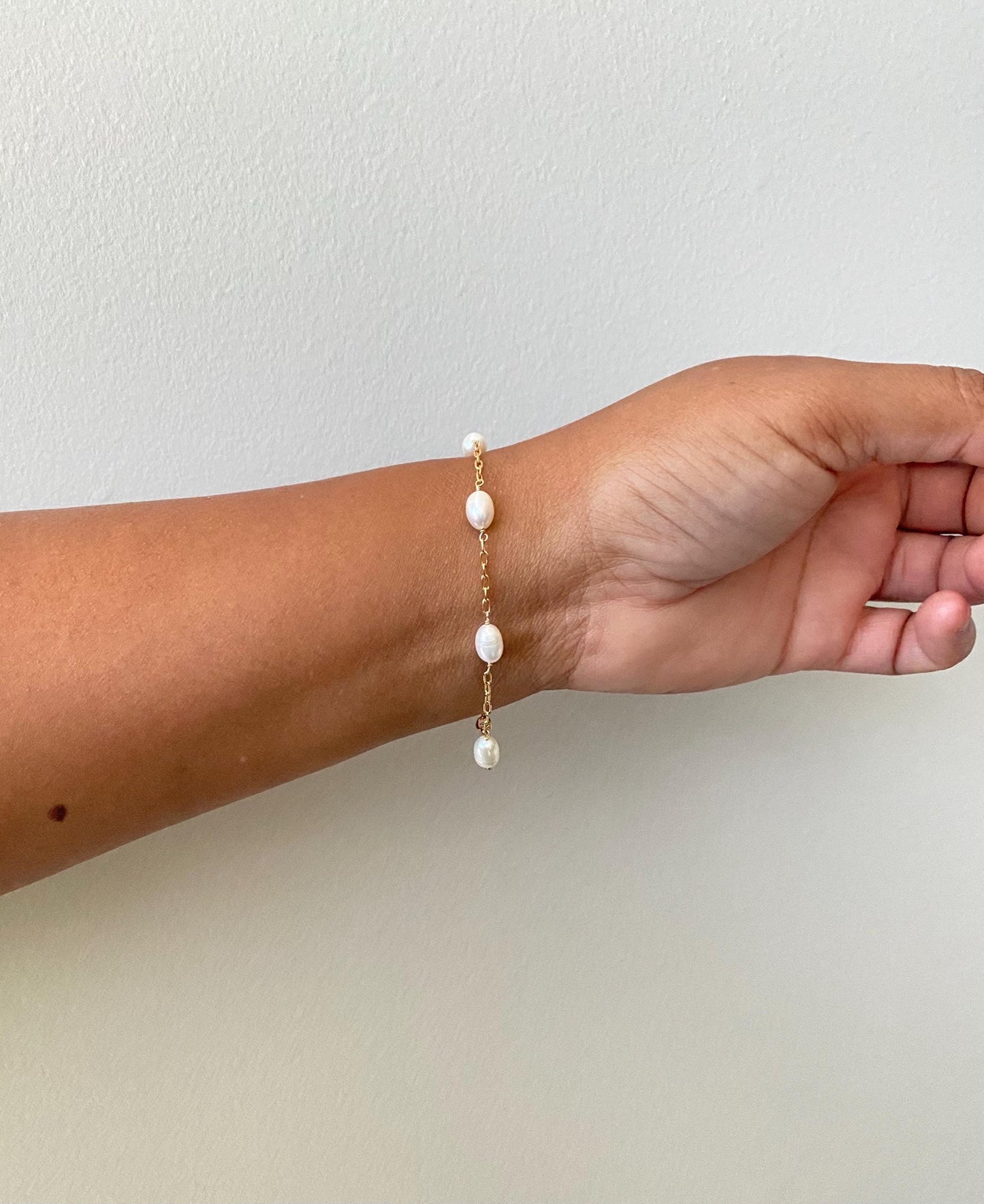 Oval Pearl Bracelet • 14k Gold Filled Paperclip Chain • Bridal Pearl Jewelry