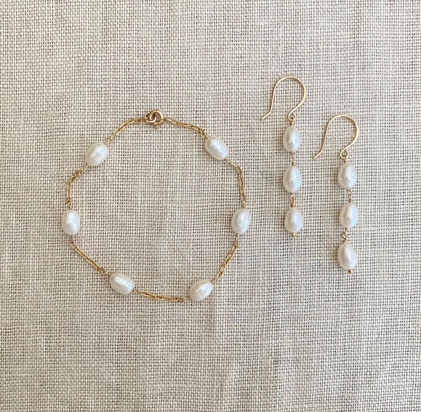 Oval Pearl Bracelet • 14k Gold Filled Paperclip Chain • Bridal Pearl Jewelry